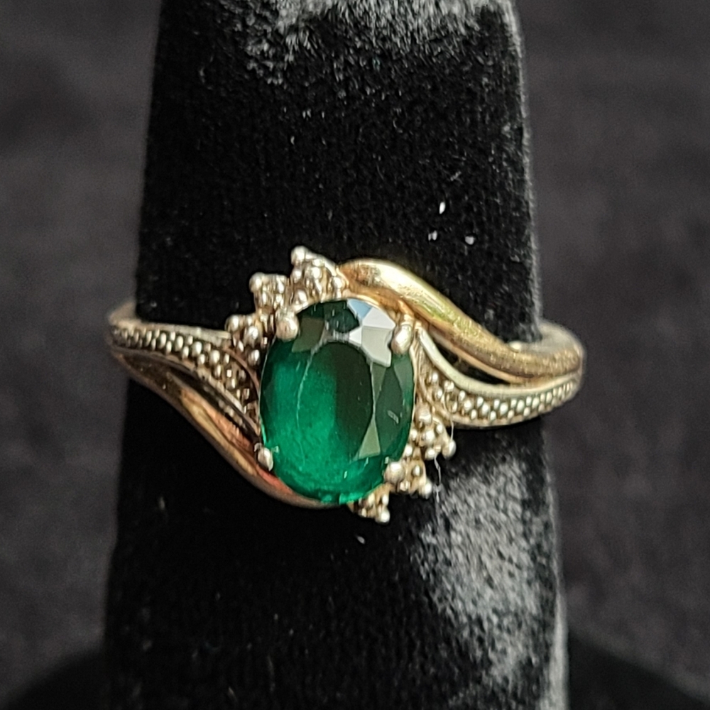 10k Emerald And Diamond Vintage Ring READ DISCRIPTION